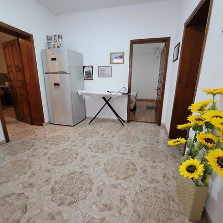Private Room On A Shared Apartament Near Durres Beach Exterior photo