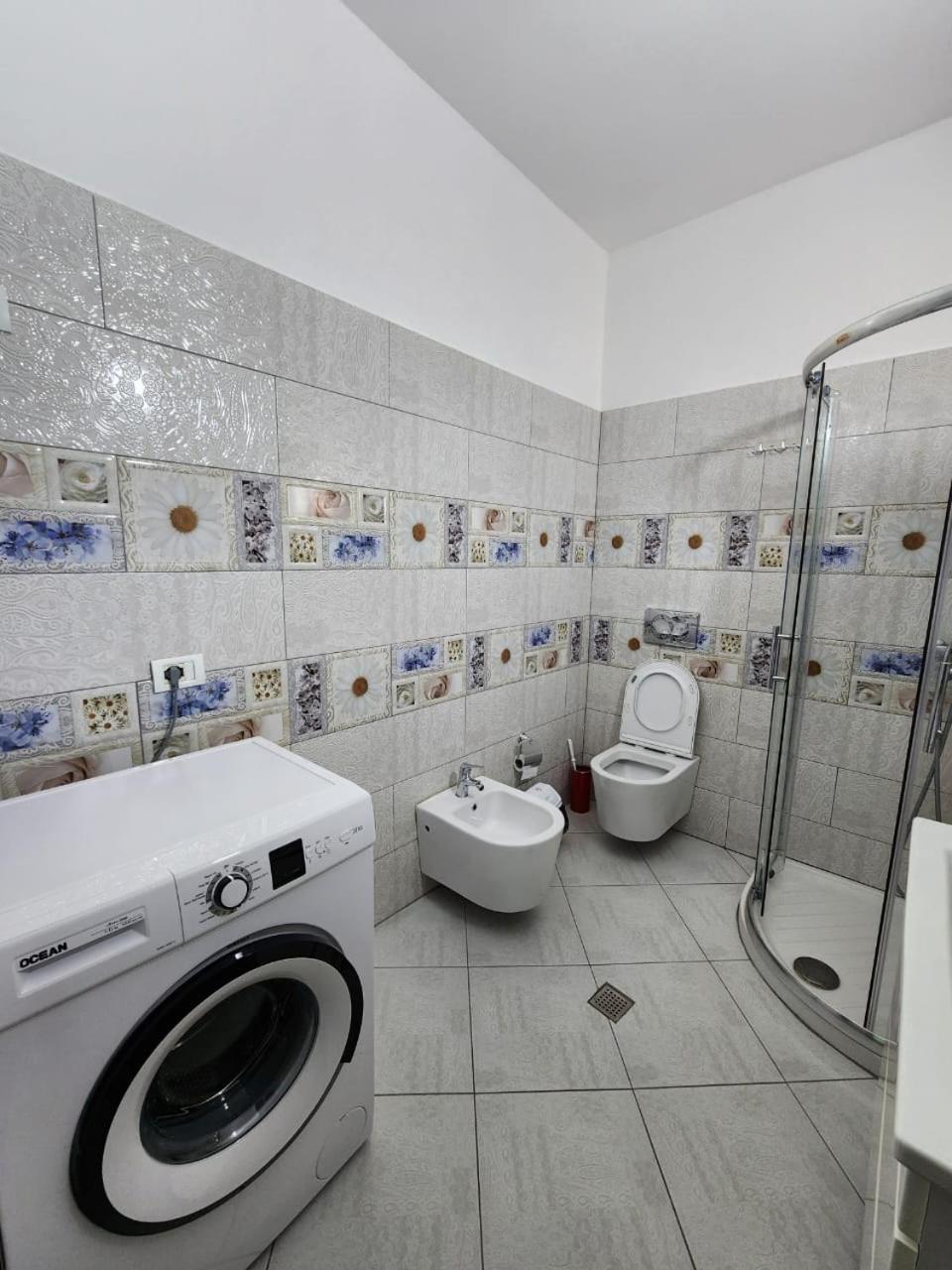 Private Room On A Shared Apartament Near Durres Beach Exterior photo